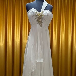 Night Moves Elegant White Evening Gown Sz 4
